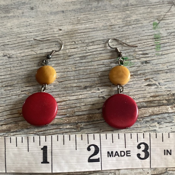 Beautiful red mustard, dangle earrings - Picture 4 of 4